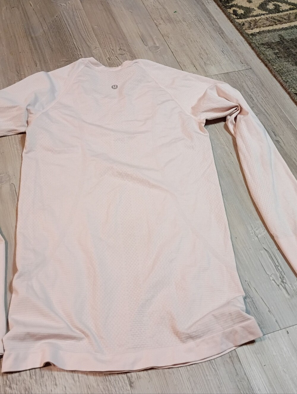 Lululemon - Picture 3 of 5